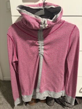 Lululemon In A Cinch Reversible Cowl Neck